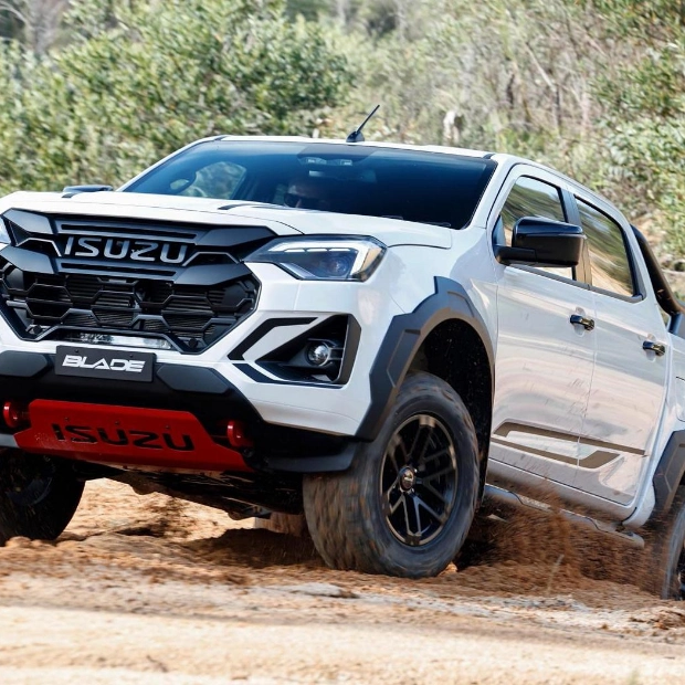 Isuzu D-Max Blade: Новая топовая версия пикапа