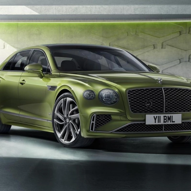 Bentley Flying Spur: Обновленный седан с гибридной силовой установкой