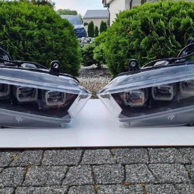 Bugatti Chiron Headlights: A Costly Affair for Exclusive Owners