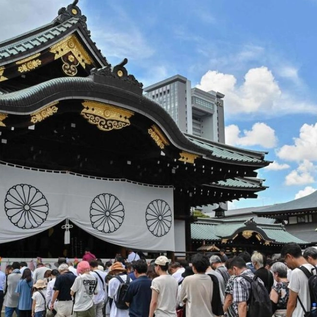 Japan Ministers Visit Controversial Yasukuni Shrine on War Anniversary