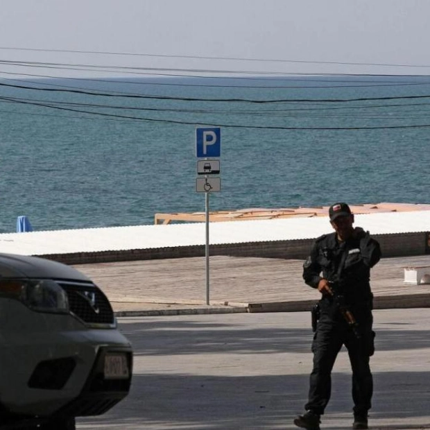 Crimean Beaches See Tourists and Bomb Shelters Amid War