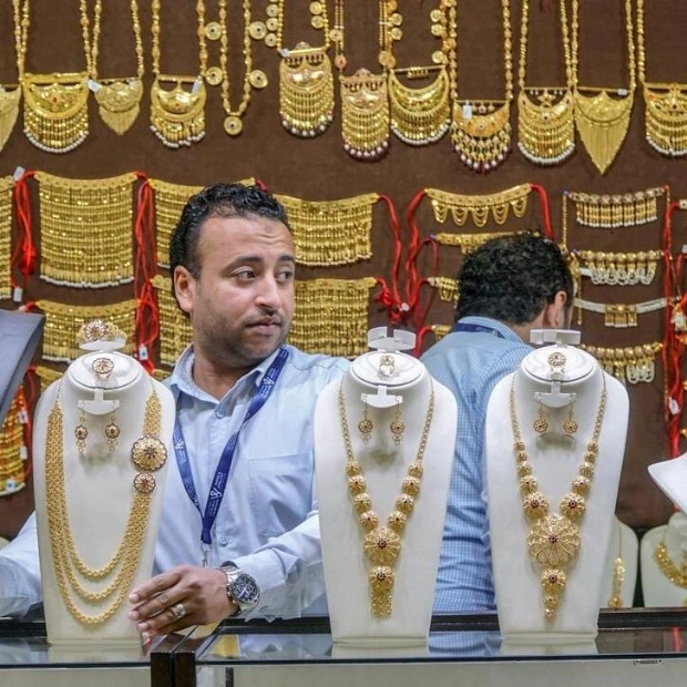 Gold Prices Dip in Dubai Markets