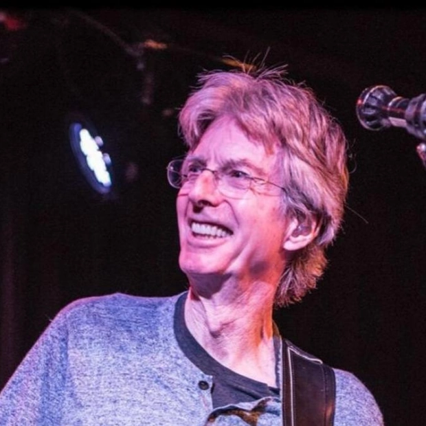 Phil Lesh, Grateful Dead Bassist, Dies at 84