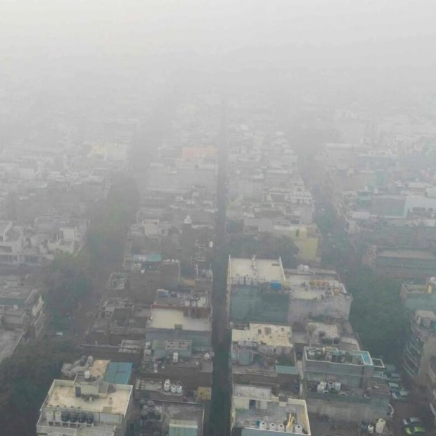 New Delhi Closes Primary Schools Amid Worsening Air Pollution