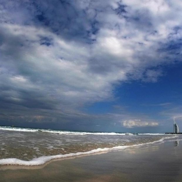 Orange Alert Issued for High Winds and Rough Seas in Oman Sea