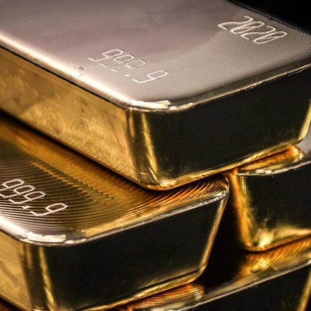 Gold Prices Near Record High Amid Rate Cut Expectations and Geopolitical Tensions