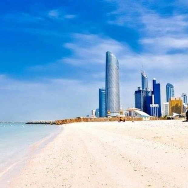 Пляжи в Абу-Даби открылись после непогоды