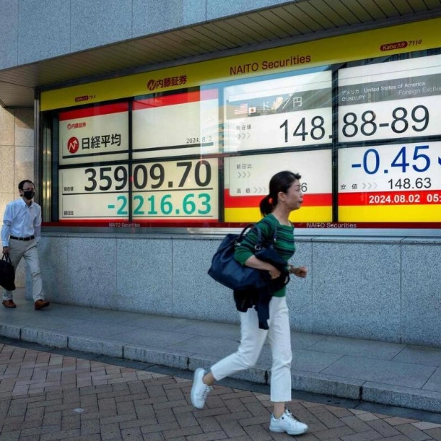 Japanese Stocks Lead Asia Higher Amid Economic Data Releases