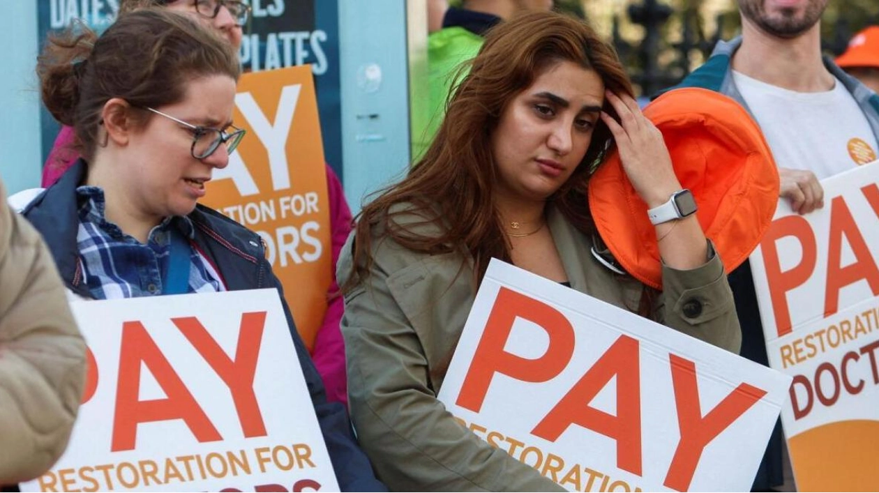 English Family Doctors Plan First Strike in 60 Years Amid Funding Dispute