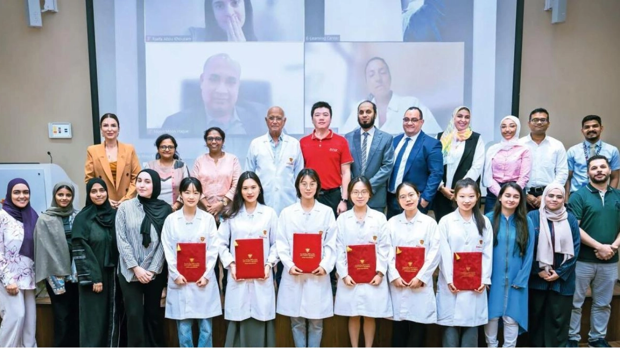 Six Female PhD Students from Zhejiang University Conclude Internships at Gulf Medical University