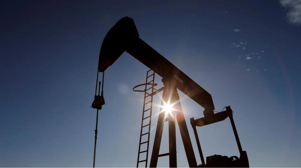 Oil Prices Rise Amid Summer Demand Hopes and Fed's Rate Stance
