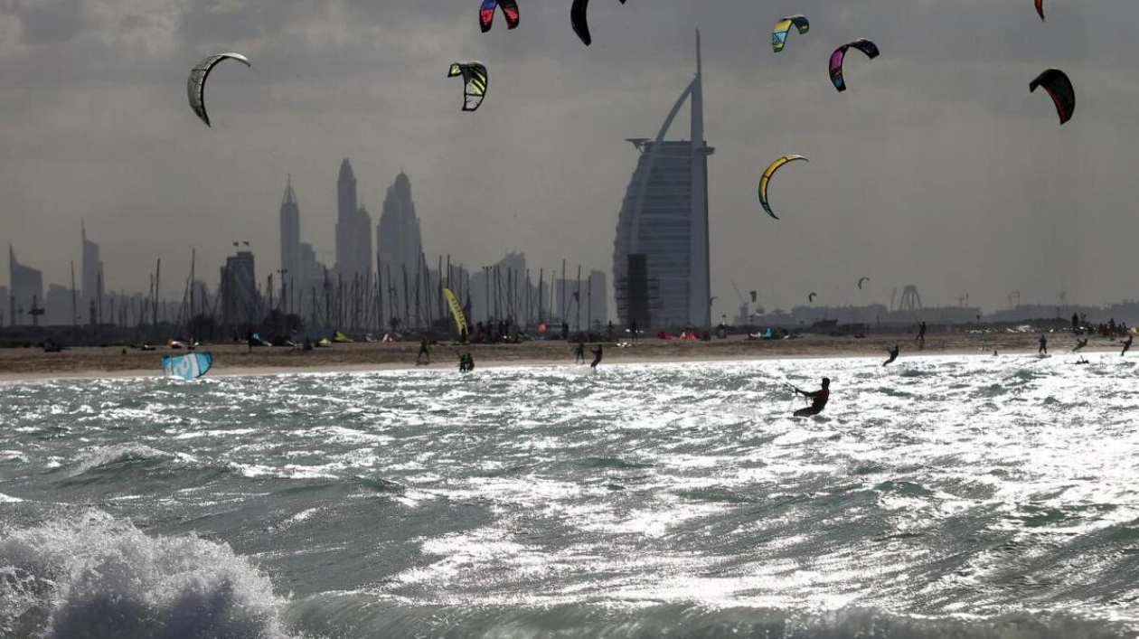 Yellow Warning for Wind and Rough Seas in UAE with Temperature Expectations