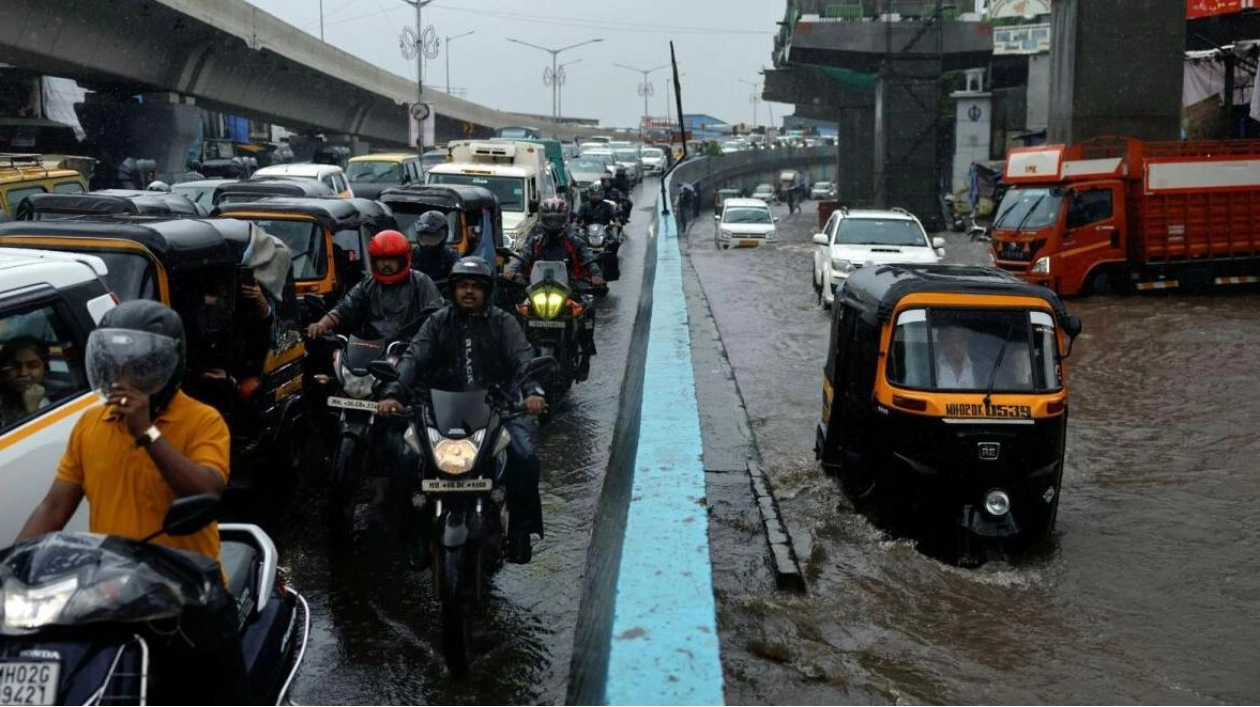 UAE Airlines Face Delays Due to Heavy Rain in India