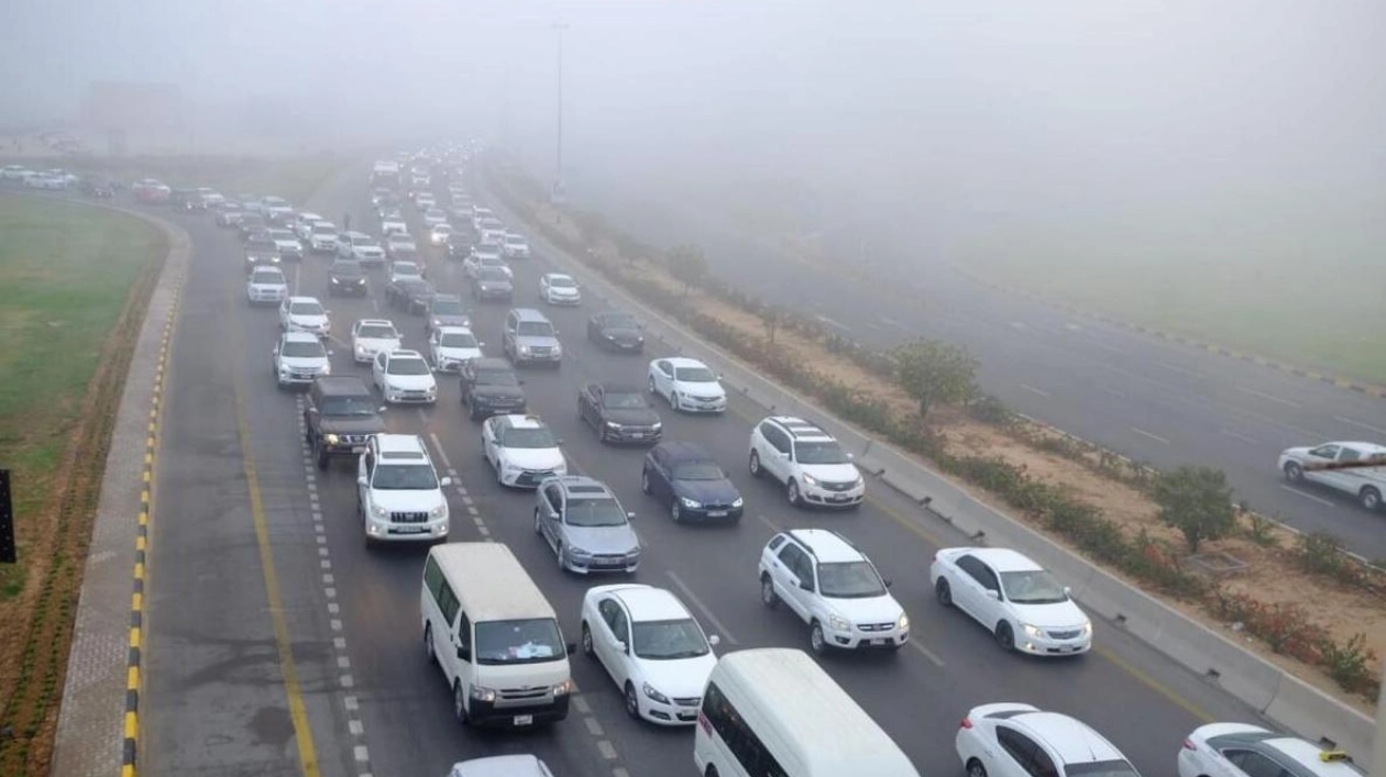 Light Fog Expected in UAE Inland Areas on Tuesday