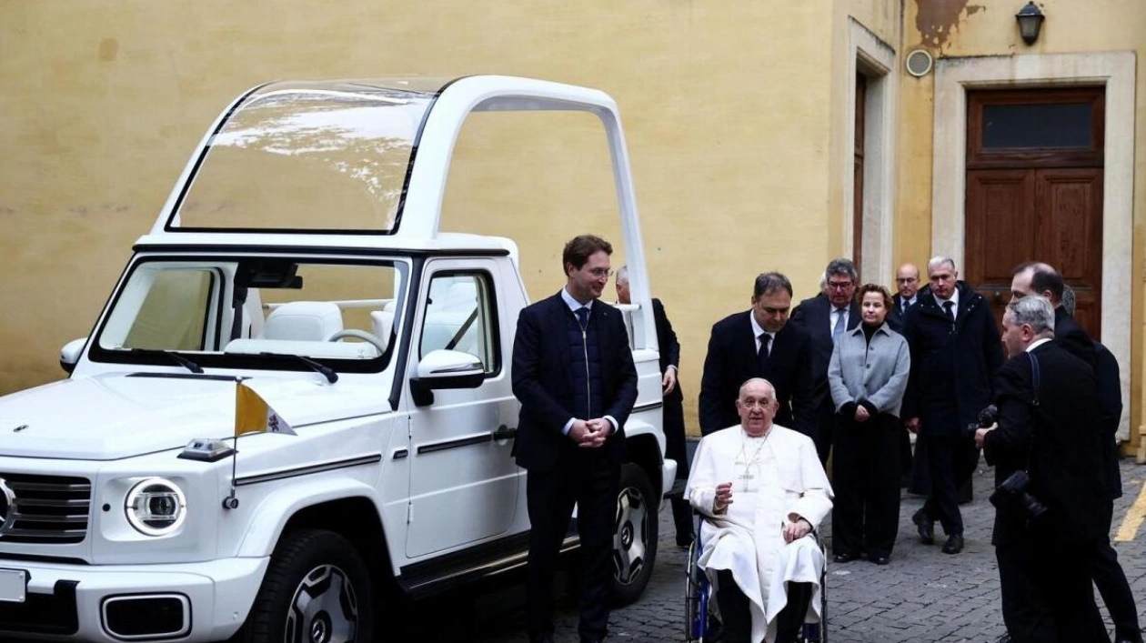 Pope Francis Receives New Electric Popemobile