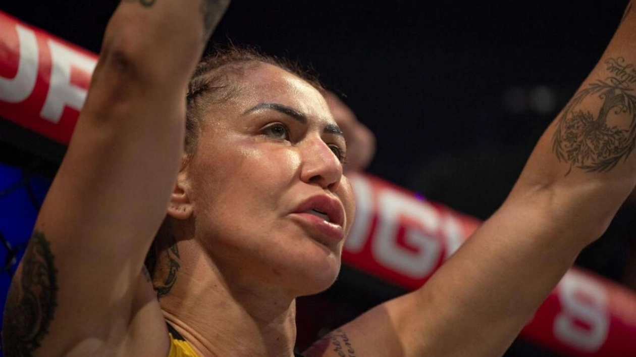 Cyborg Defeats Pacheco at PFL Super Fights