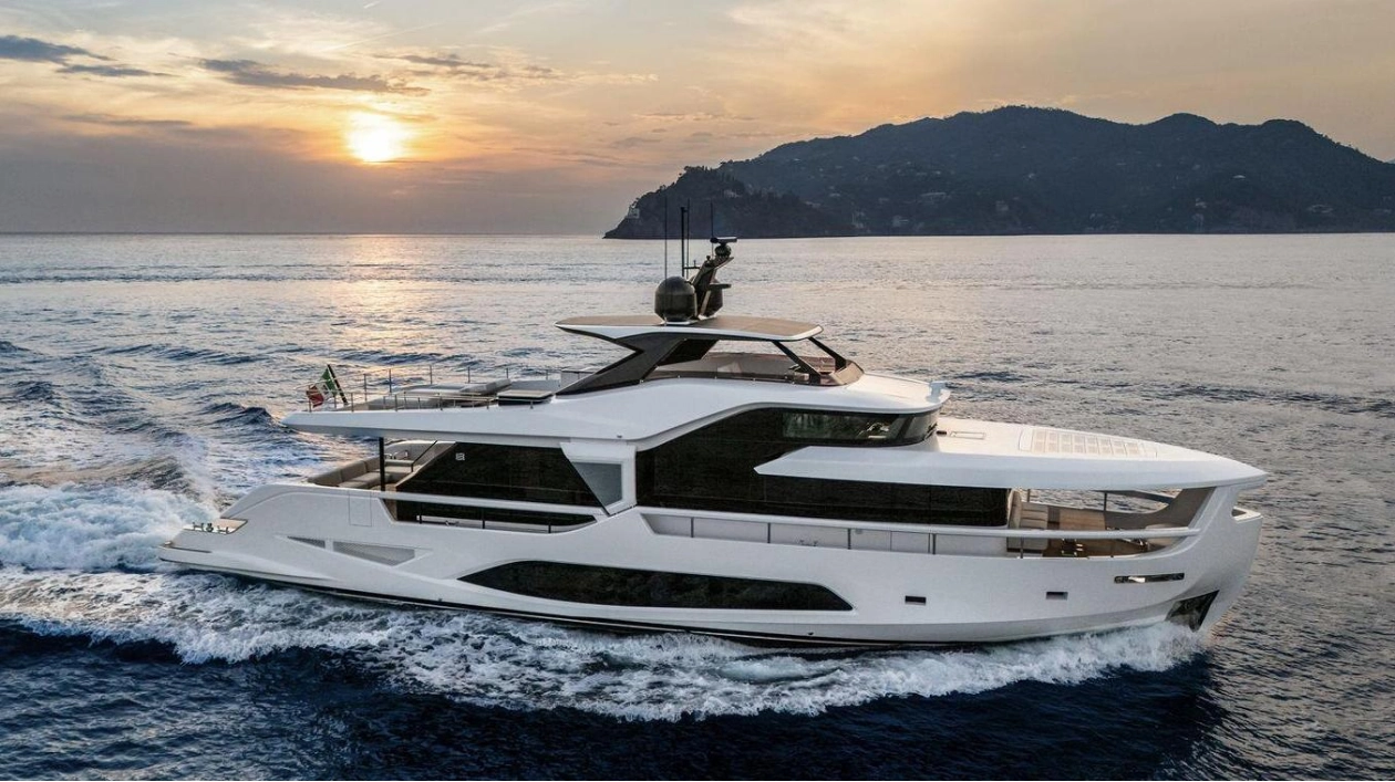 Ferretti Yachts Unveils INFYNITO 80 Series