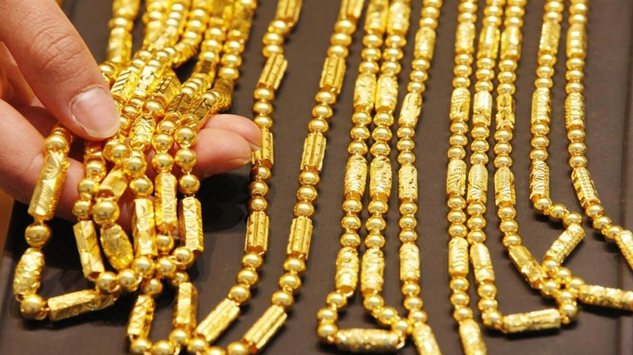 Gold Prices Dip in Dubai Following Last Week's Gains