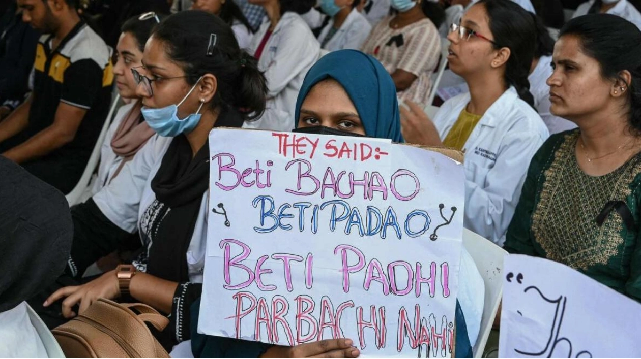 Indian Doctors Stage 24-Hour Strike Over Kolkata Rape and Murder