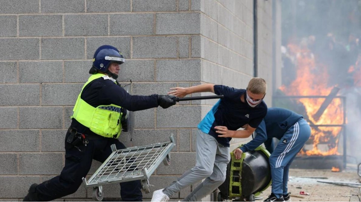 Britain to Detain Suspects in Police Cells Amid Prison Crisis