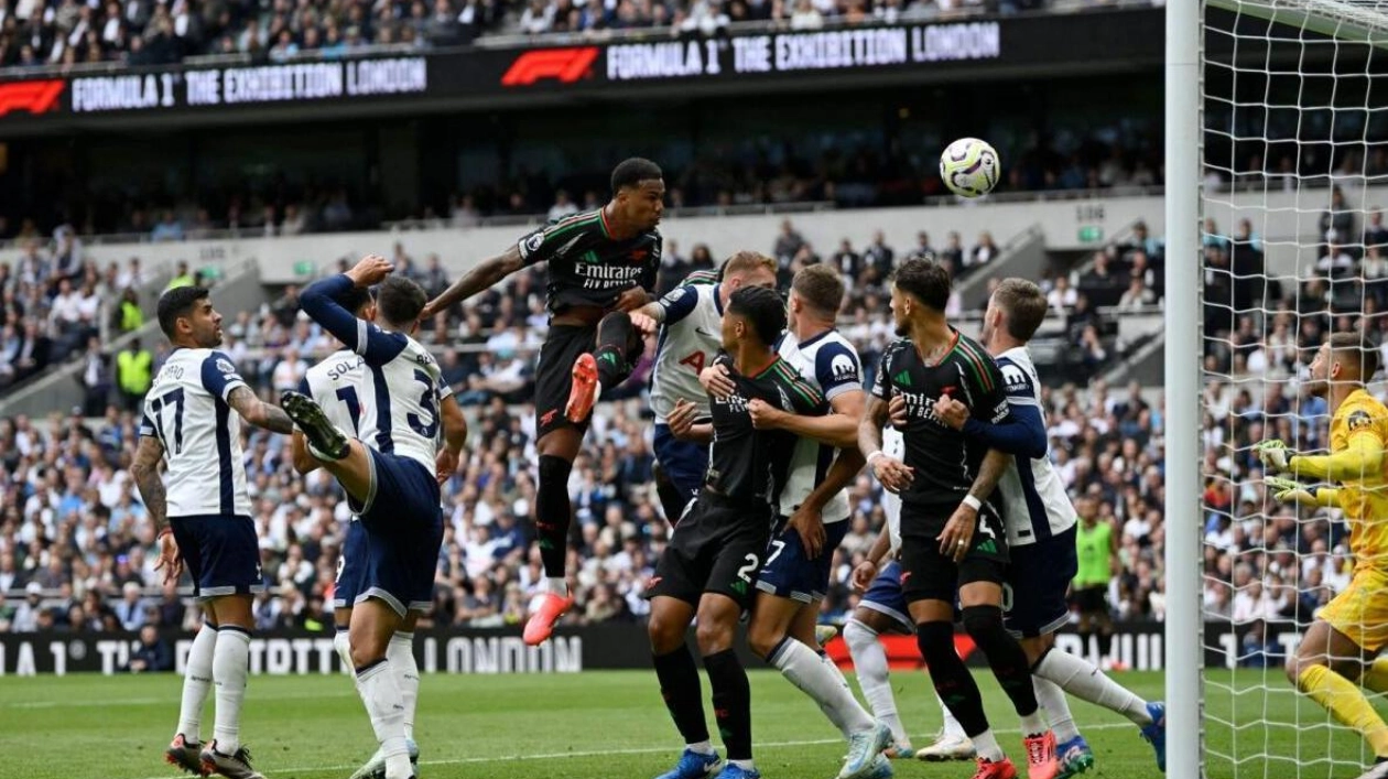 Gabriel Magalhaes' Header Secures Crucial North London Derby Win for Arsenal