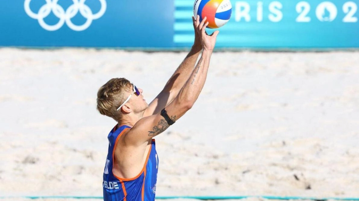 Dutch Beach Volleyball Player Faces Boos at Paris Olympics