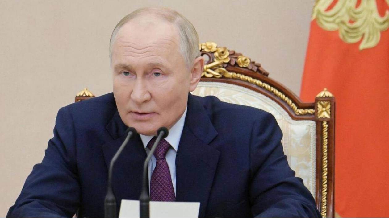 Putin Warns West on Nuclear Doctrine Change