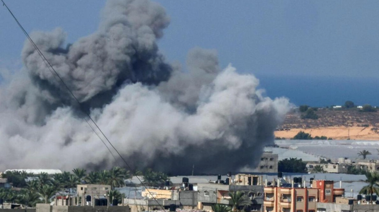 Israeli Strike on Gaza School Kills 30 Palestinians