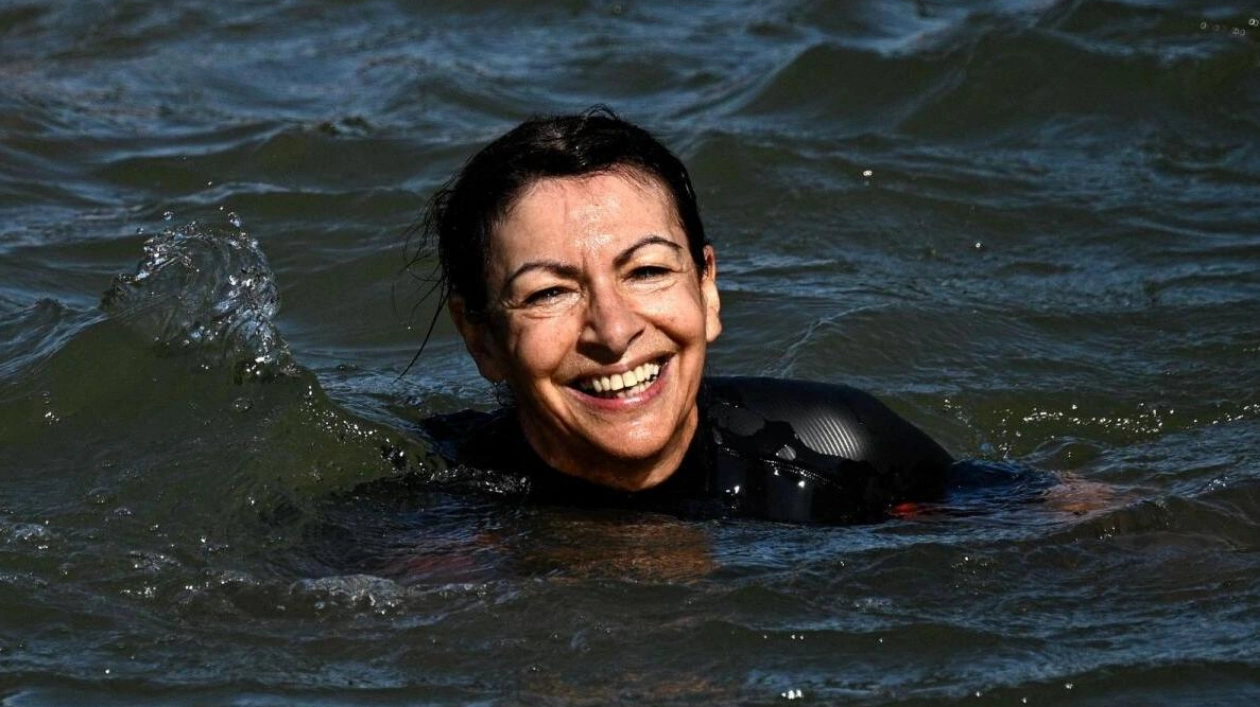 Paris Mayor Swims in Seine to Prove River's Olympic Readiness