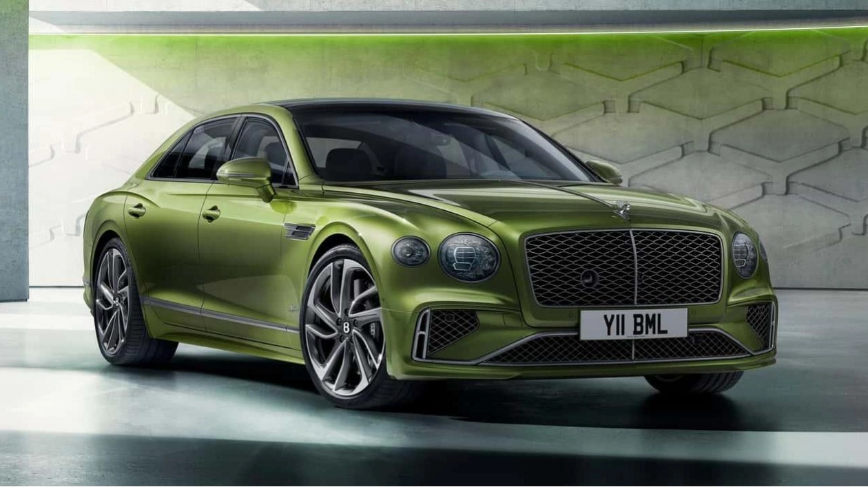 Bentley's 2025 Flying Spur: A Hybrid Powerhouse Replaces the Iconic W-12