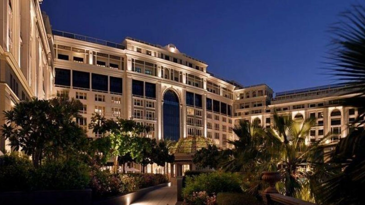 Дубайский отель Palazzo Versace снова на аукционе