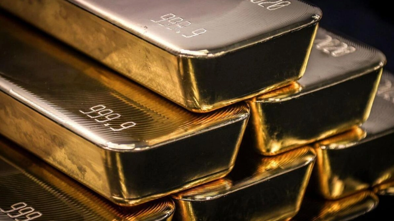 Gold Prices Stabilize After Record High Amid Market Uncertainties