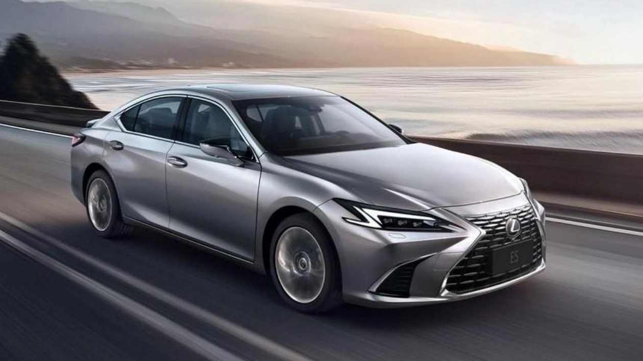 Lexus ES: Небольшие изменения, большие ожидания