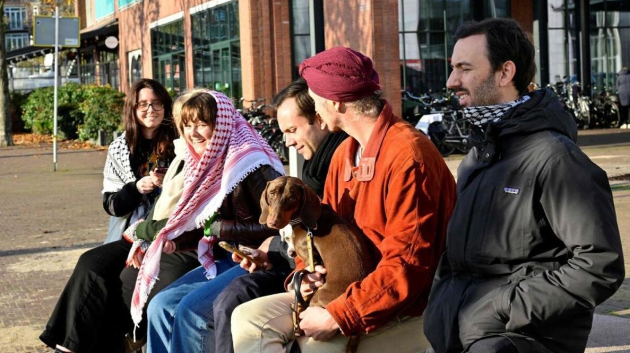 Pro-Palestinian Protesters Gather as Amsterdam Mayor Meets City Council