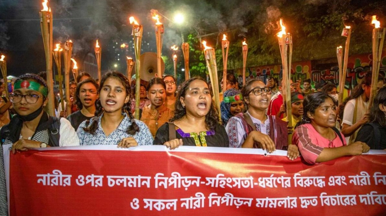 Female Students Protest Against Violence in Dhaka