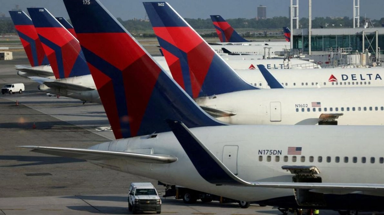 Delta Apologizes After Emergency Landing Due to Cabin Pressure Issue