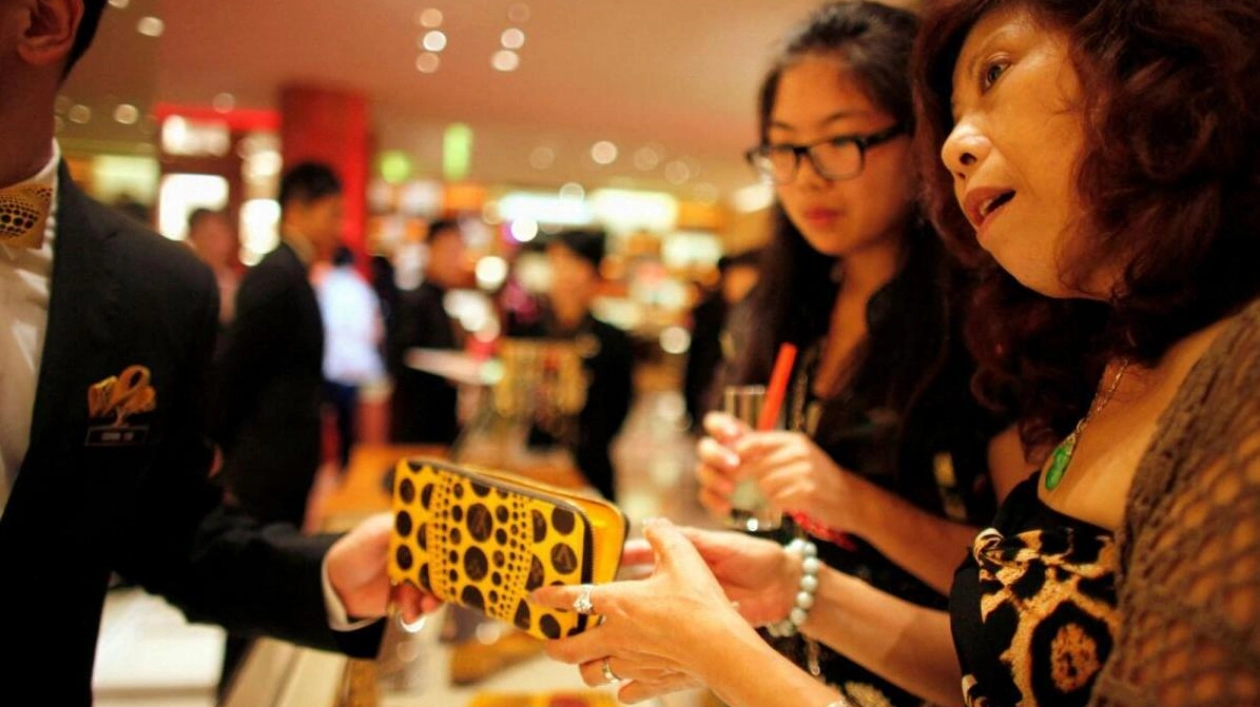 China's Second-Hand Luxury Market Booms Amid Price Hikes