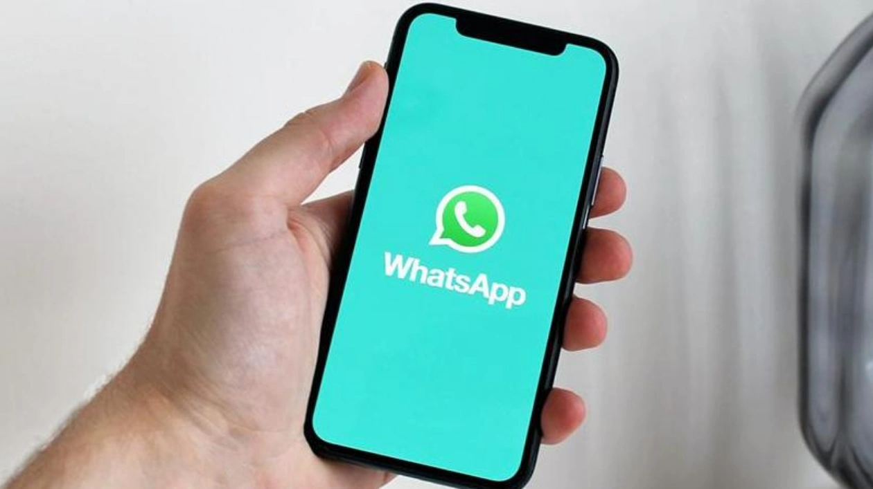 Заказать такси в Дубае теперь можно через WhatsApp