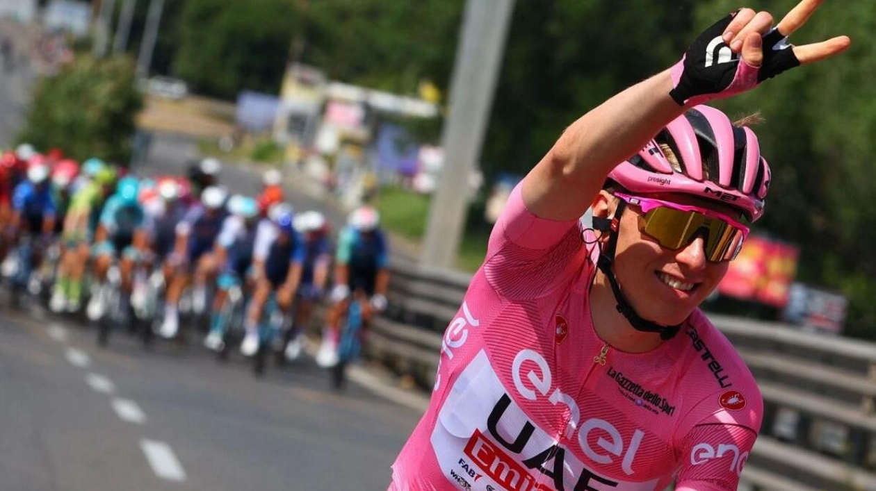Pogacar Leads as Vingegaard Recovers for Tour de France