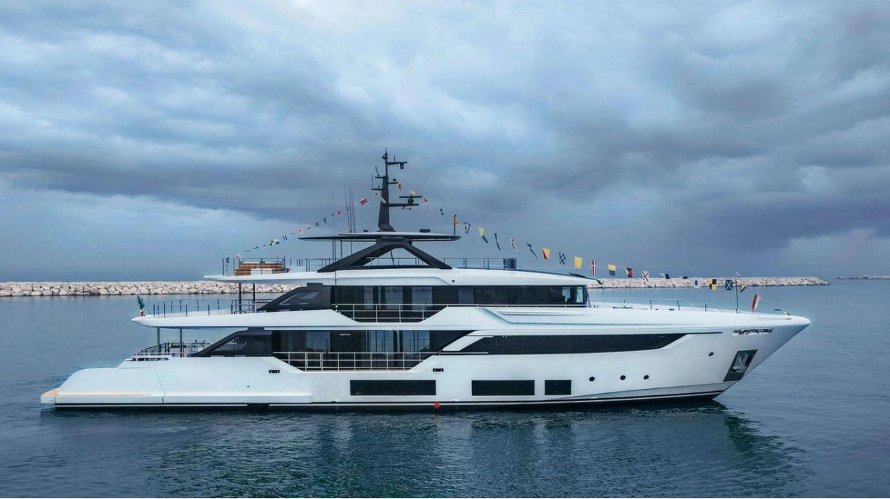 Custom Line Launches New Navetta 38 Yacht