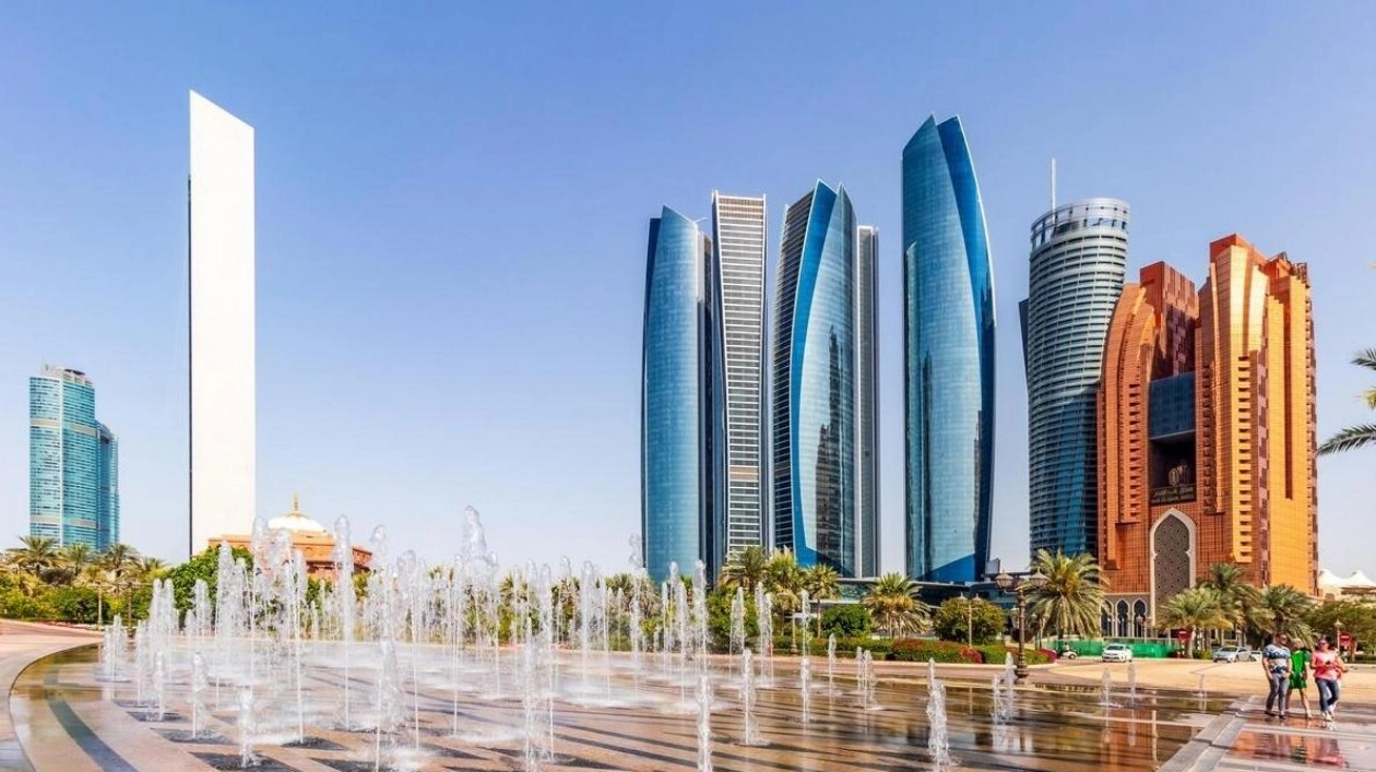 How to Obtain a Dual Licence in Abu Dhabi Freezone