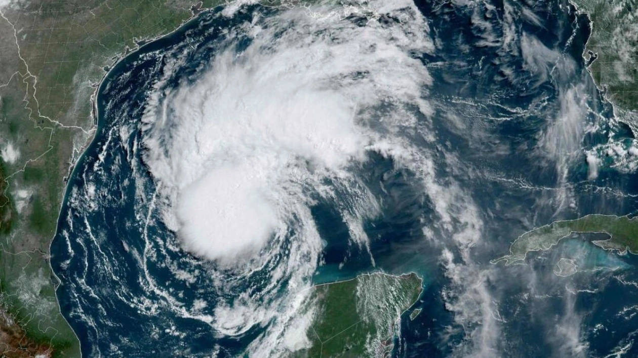 US Coast Guard Warns of Potential Texas Port Closures Due to Tropical Storm Beryl