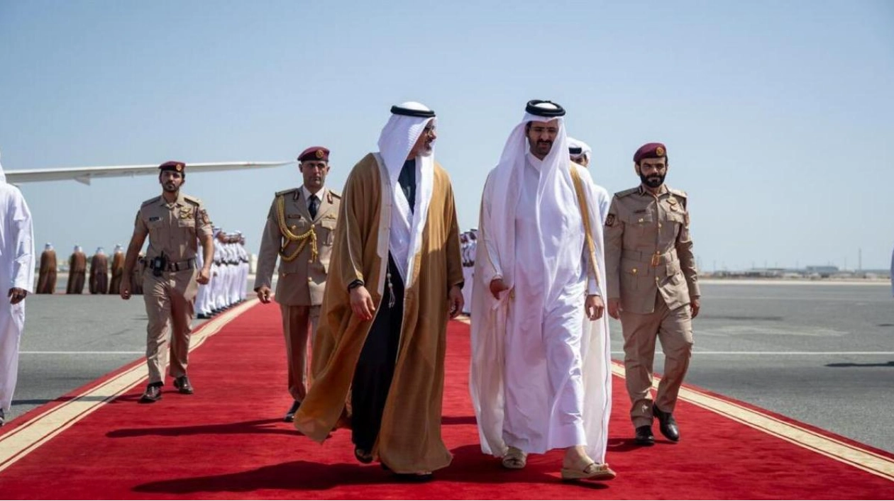 Abu Dhabi Crown Prince Visits Qatar