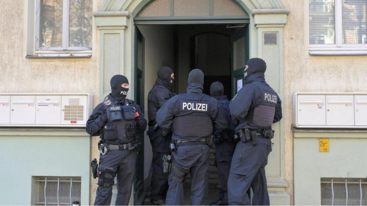 German Police Arrest Eight Suspected Right-Wing Militants