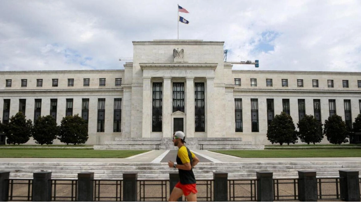 Bond Investors Bet on Steeper Yield Curve as Fed Hints at Rate Cuts