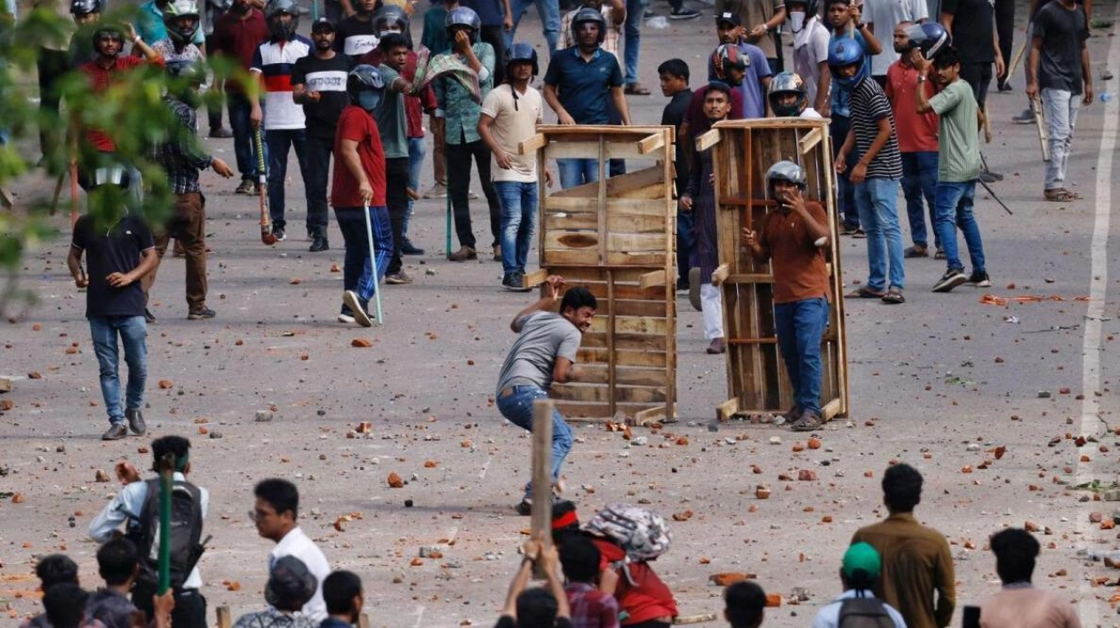 Violent Clashes Over Job Quotas in Bangladesh Leave Three Dead