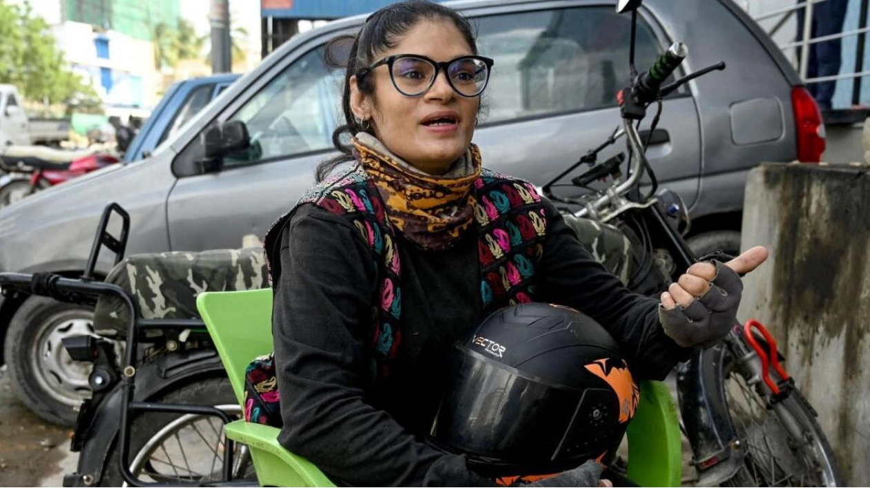 Women Breaking Barriers: A New Workforce Emerges in Pakistan