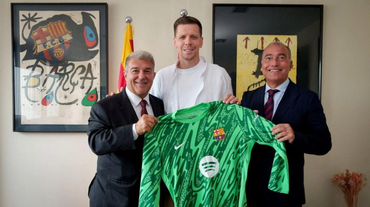 Barcelona Signs Wojciech Szczesny as Free Agent