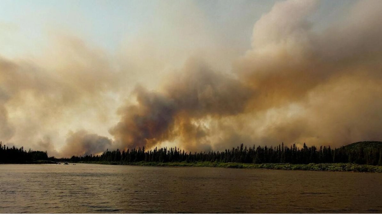 Mass Evacuation in Jasper Amidst Severe Wildfire Threat