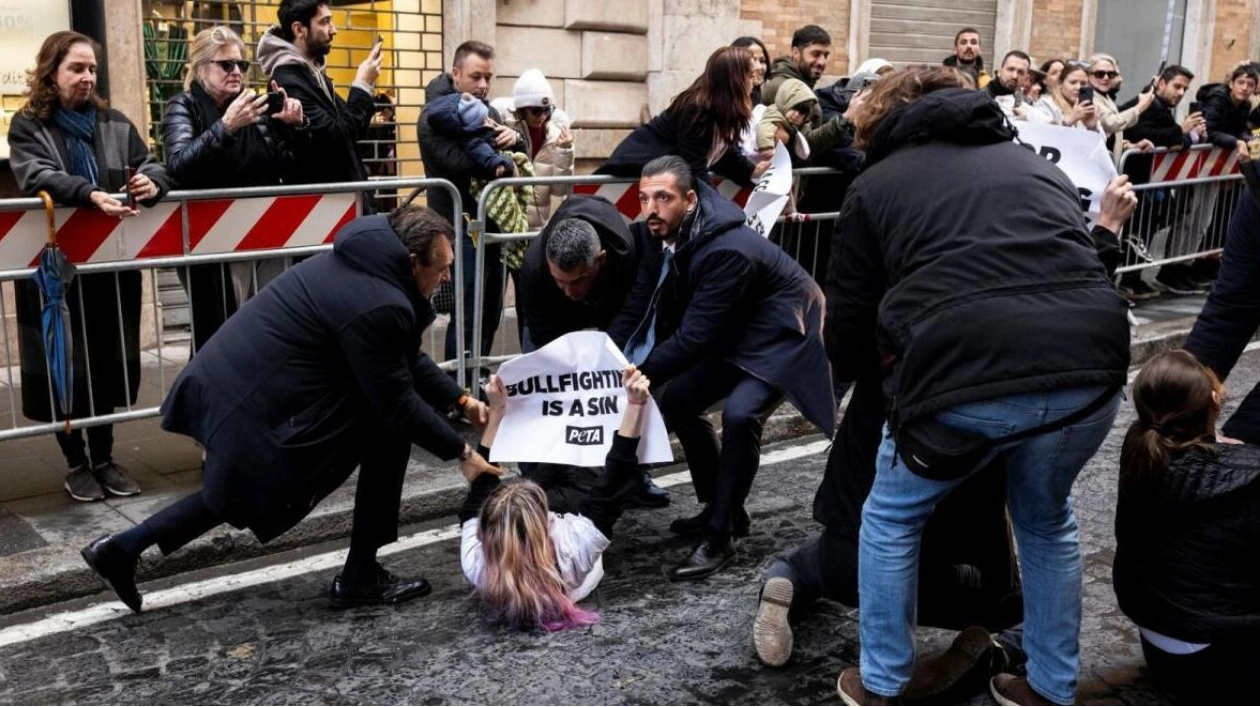 PETA Activists Disrupt Pope's Convoy in Rome